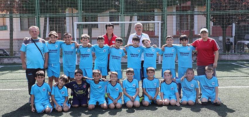 gemlik-belediyespor-altyapida-asiye-ermana-emanet.jpg