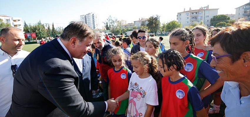 karsiyaka-belediyesinden-amator-spor-kuluplerine-destek.jpg