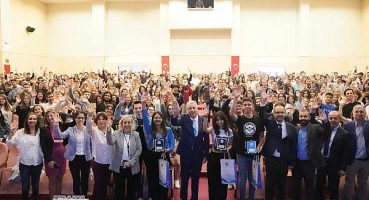 Rektör Prof. Dr. Budak, çiçeği burnunda Egelilerle bir araya geldi