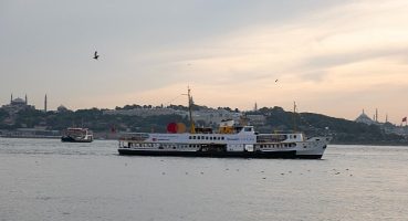 Final coşkusu İstanbul Boğazı'nda yankılandı