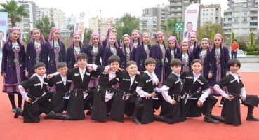 Dünya çocukları Yenişehir Belediyesinin 23 Nisan kutlamalarında buluştu